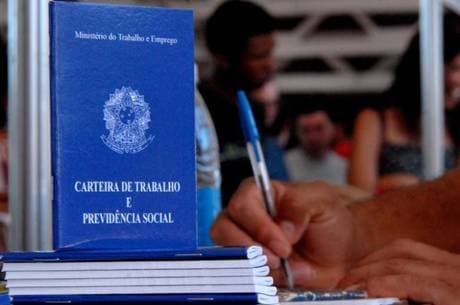 Governo libera seguro-desemprego para empregados domésticos; entenda o benefício