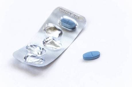 Polícia investiga fabricantes que vendiam cachaça com Viagra