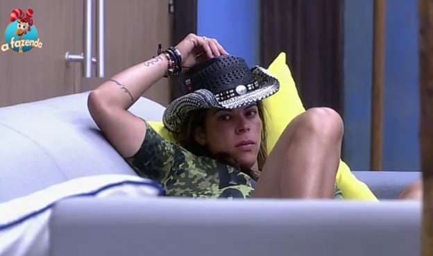 Juiz manda intimar Rebeca Gusmão no reality “A Fazenda”; Record terá que exibir contrato da ex-nadadora