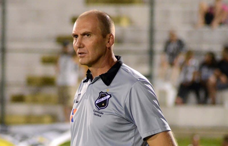 ABC: Gilmar Dal Pozzo convoca jogadores para jogo contra o Vitória