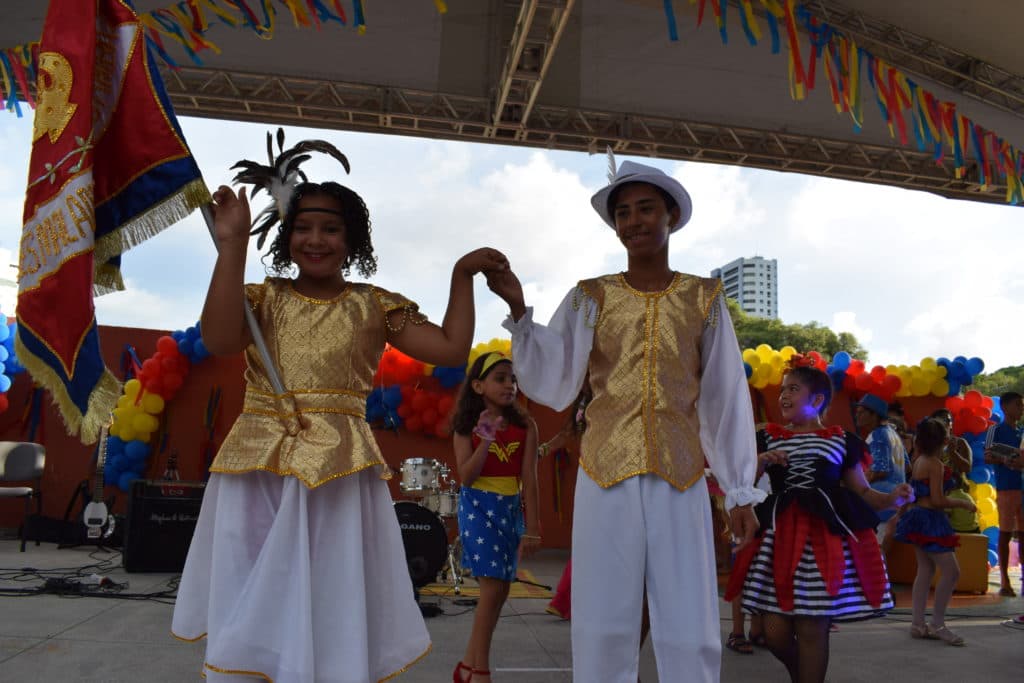 Baile infantil carnavalesco leva mil pessoas à Cidade da Criança