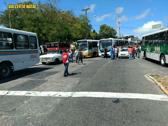 Ônibus parados no Baldo na manhã desta quinta