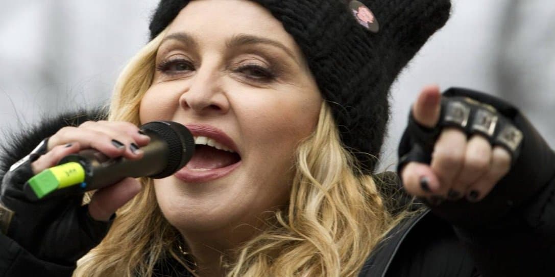 BAIXARIA: Madonna se defende após mandar Trump ‘chupar um pau' na Marcha das Mulheres