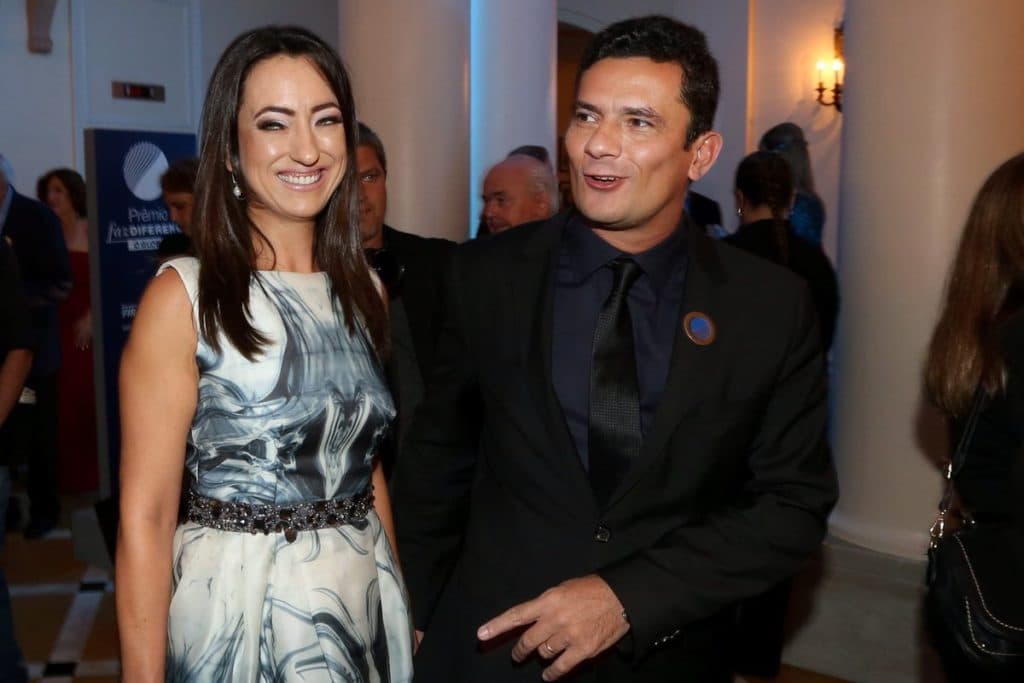 ‘Tenho em casa uma engrenagem que ajuda a mudar o país’, diz mulher de Moro