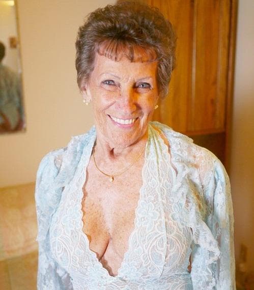 FOTOS: Atriz pornô de 80 anos adora orgias e já dormiu com mais de mil homens