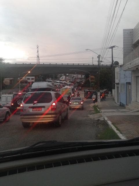 FOTO: Rodoviários realizam mobilização na praça Almirante Tamandaré, no Baldo, e anunciam indicativo de greve a partir de segunda