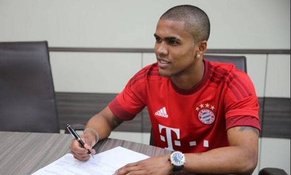 Após chutar pênalti do Brasil para longe, Douglas Costa vai para o Bayern por R$ 103,5 milhões