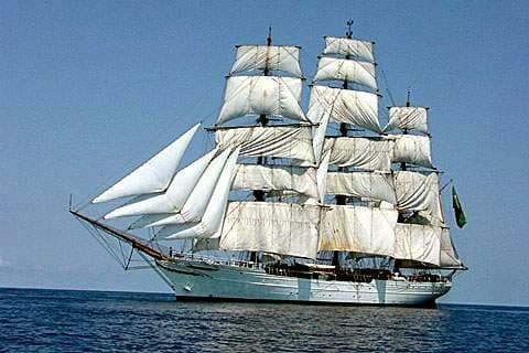 FOTO: Navio-Veleiro “Cisne Branco” atraca no porto de Natal e será aberto à visitação pública