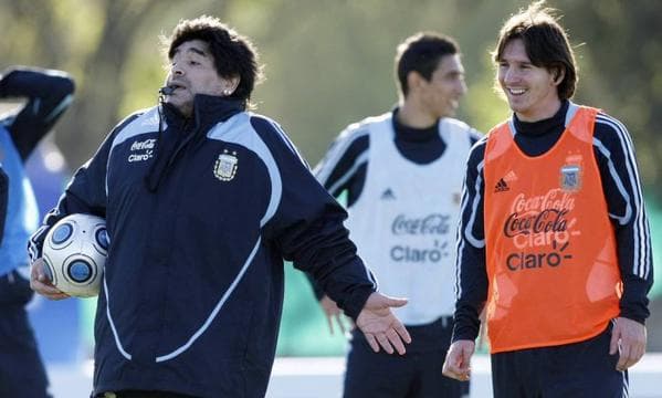 Maradona sobre Messi: ‘Vem para a seleção e não toca na bola. É argentino ou sueco?