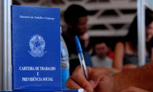 Brasil fecha 86.543 empregos formais em agosto, pior resultado para o mês desde 1995