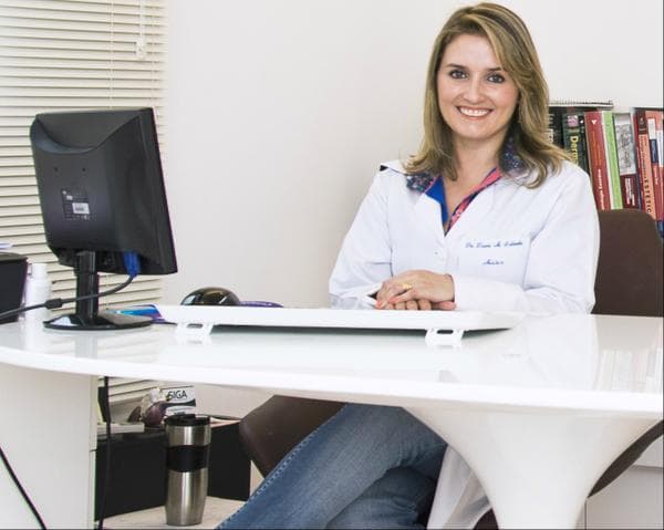 MEIO-DIA CIDADE desta terça terá como entrevistados a dermatologista Daiane Saldanha e o deputado federal Fábio Faria(PSD)