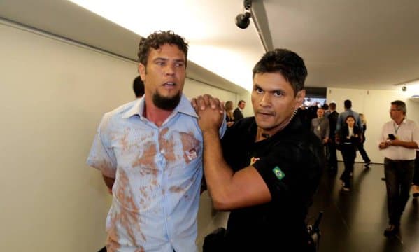 FOTOS: Militantes do MST que picharam Câmara com lama são acusados de crime ambiental