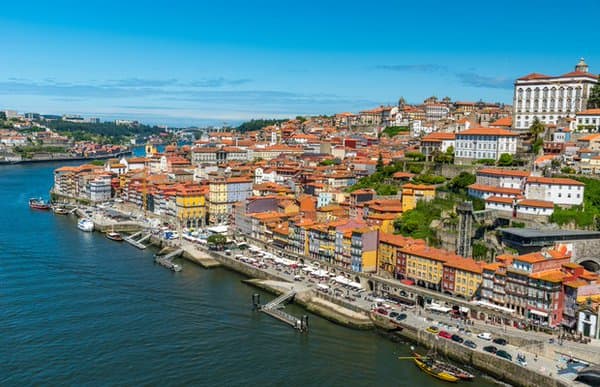 Brasileiros buscam em Portugal bem-estar social e qualificação profissional