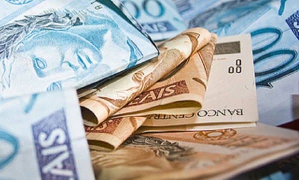 Rombo nas contas públicas chega a R$ 115 bilhões em 2015