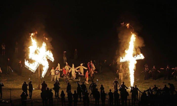 Ku Klux Klan volta a assombrar os EUA