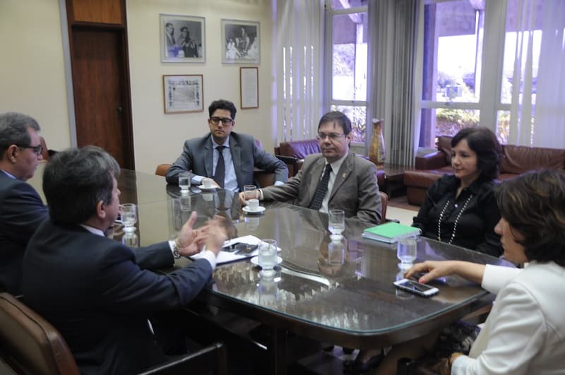 MPRN assina contrato com UFRN para concurso de servidores; salários iniciais propostos entre R$ 4.098,78 e R$ 5.370,93