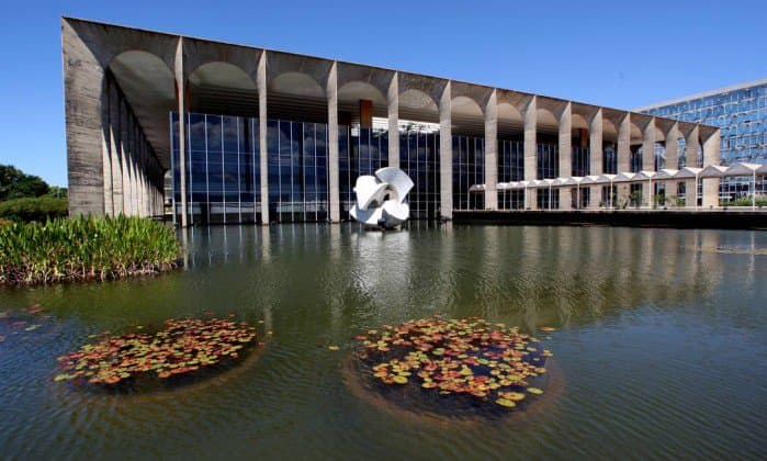 Itamaraty elimina de concurso para diplomata 47 brancos que se diziam negros