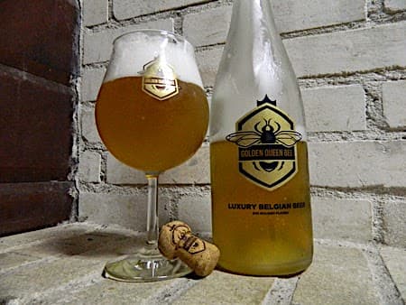 Degustação(FOTO): Golden Queen Bee (Bélgica) - cerveja com flocos de ouro de 24 quilates