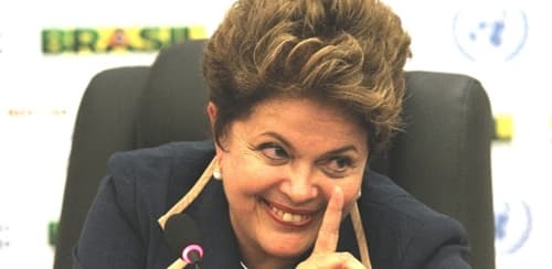 Em PE, Dilma diz que pode ‘até dar uma envergadinha, mas não quebra'
