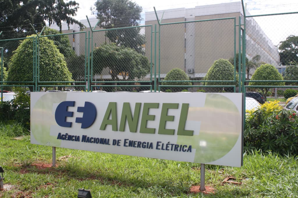 Decisão da Aneel poderá amenizar reajuste da conta de luz na PB, RJ e SP