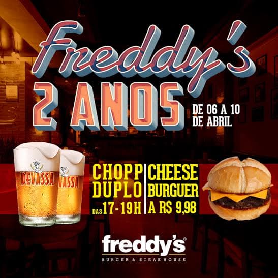 Freddy’s Burger & Steak House completa dois anos com promoção e ação social