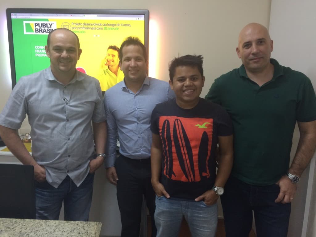 FOTO: Tom do Cajueiro é mais um franqueado da PublyBrasil