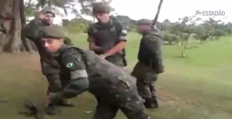 VÍDEO: Soldados brasileiros da guarda presidencial dançam funk durante expediente