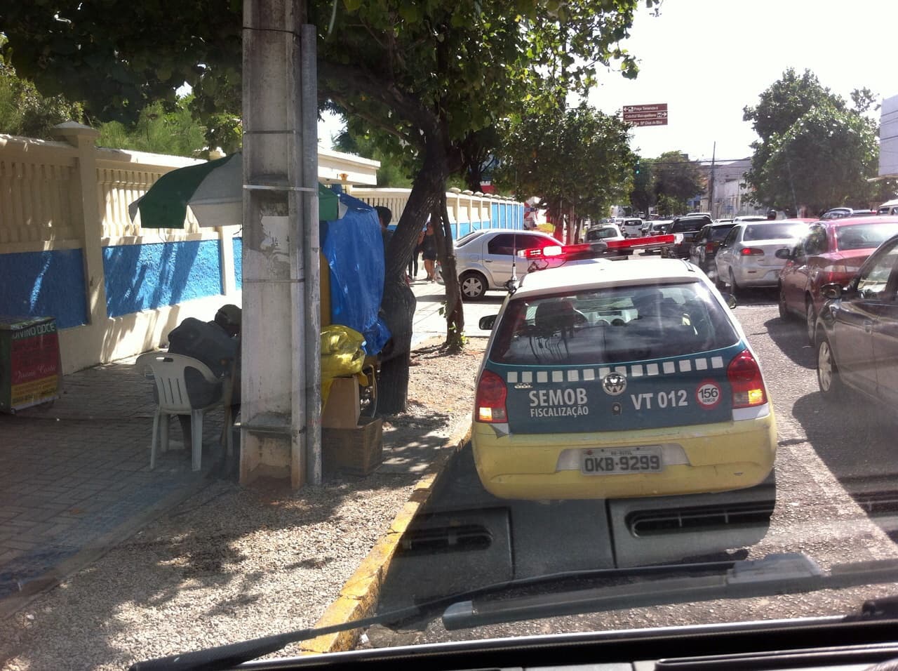 FOTOS: Pais se revoltam com multas na área de "embarque e desembarque" do Marista