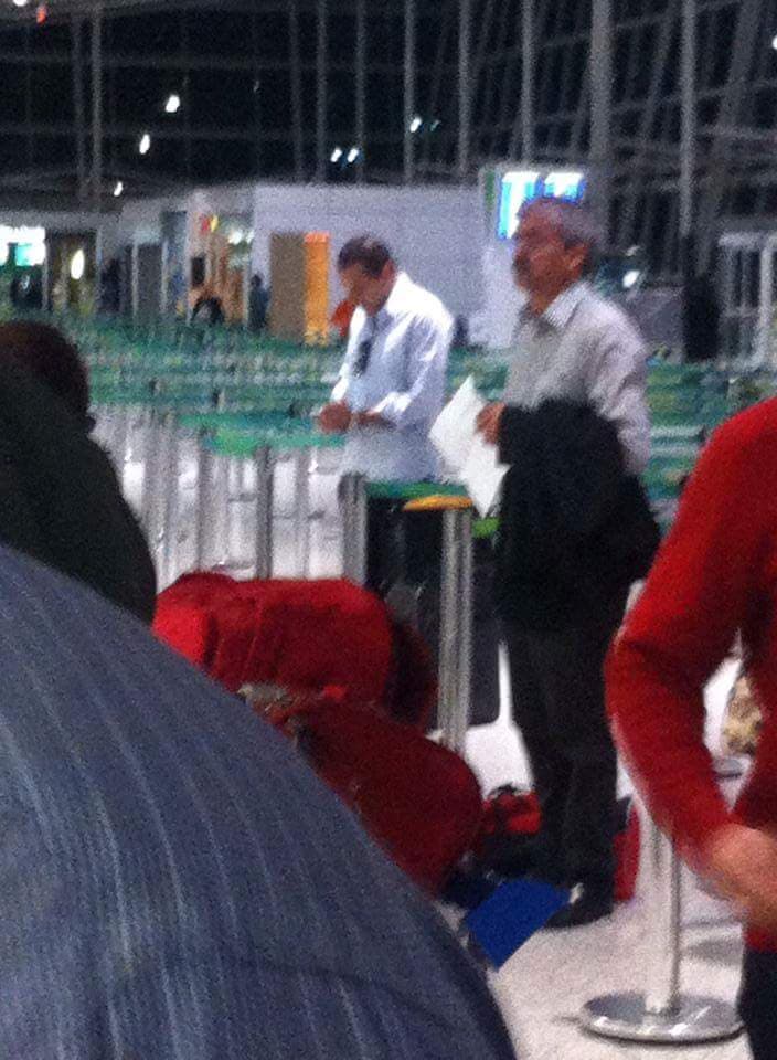FOTO: Henrique embarca do aeroporto Aluizio Alves