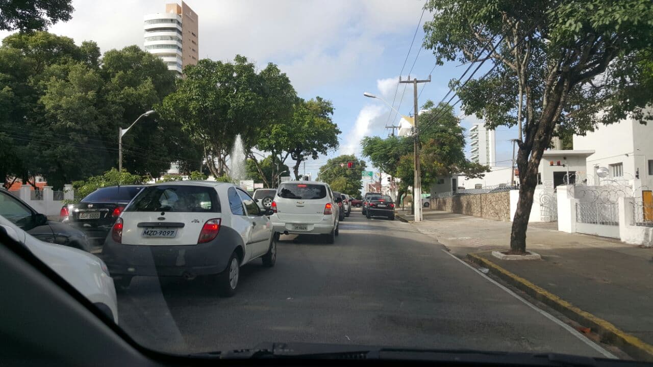 FOTOS: Desperdício de água em plena Hermes da Fonseca
