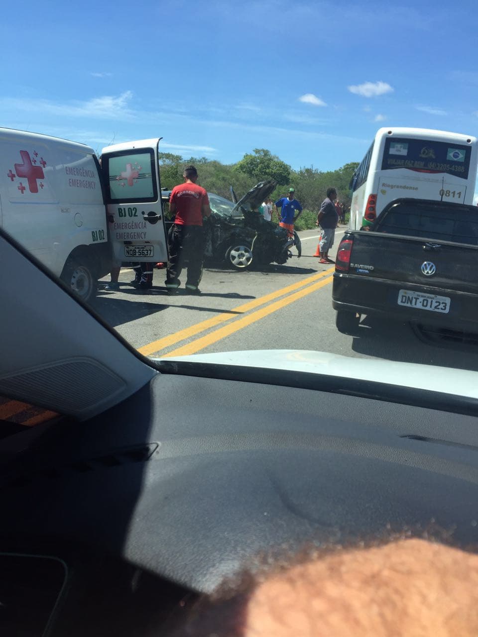 FOTO: Colisão frontal entre dois carros deixa uma vítima fatal próximo a Bom Jesus