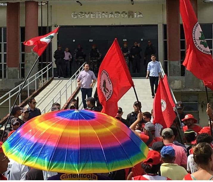 FOTO: MST nos jardins da Governadoria