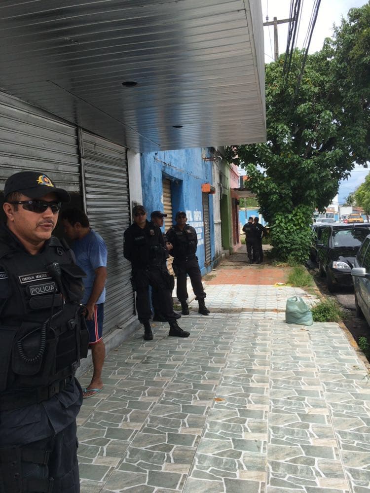 Mesmo com oficial de justiça e polícia no local, despejo de imóvel não é realizado no centro de Natal
