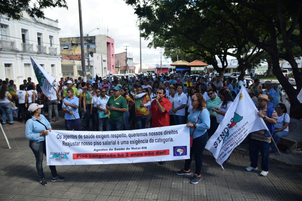 Agentes de saúde promovem mobilização geral e fazem ato em Natal