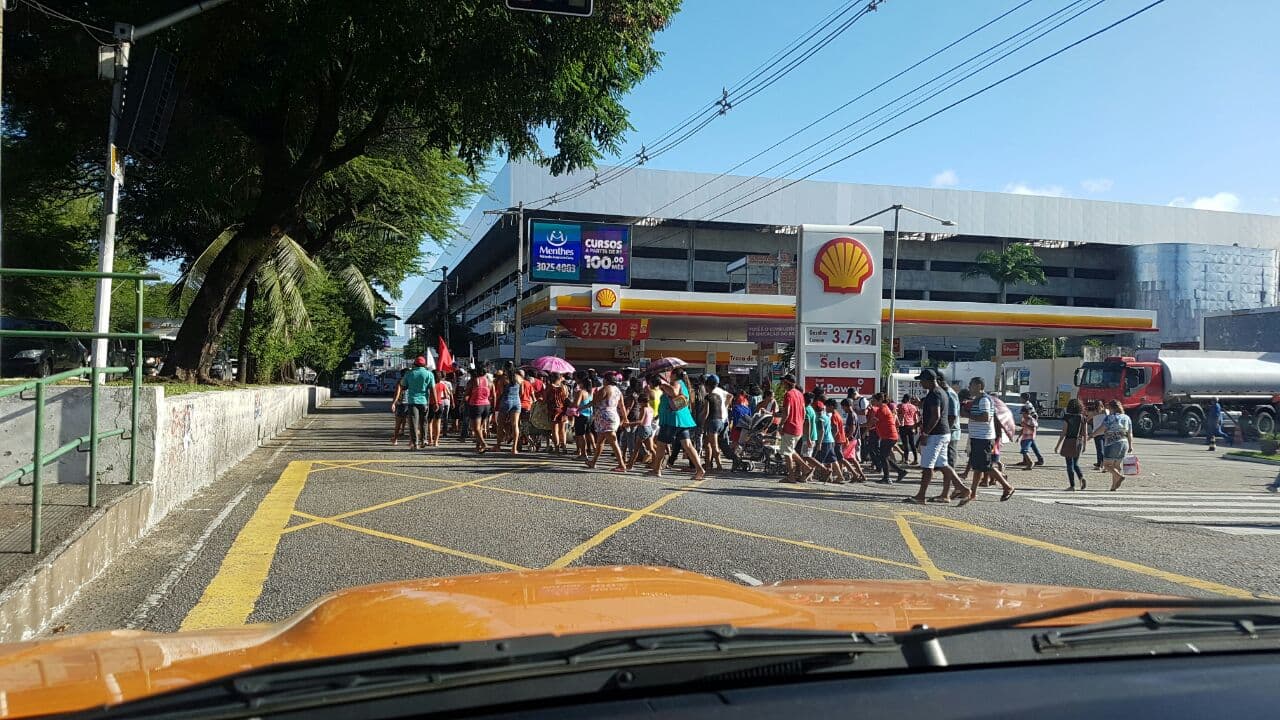 FOTOS: Concentração de manifestação do PT em Natal na tarde desta sexta