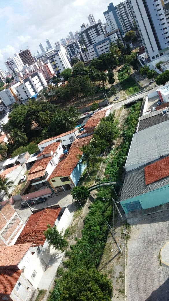 FOTOS: Denúncia de suspeita de esgoto clandestino em Barro Vermelho, da Rua Beatriz Pinheiro até o Baldo