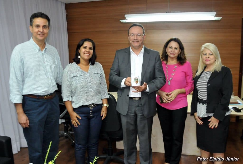Câmara de Natal recebe proposta para criação de universidade sênior