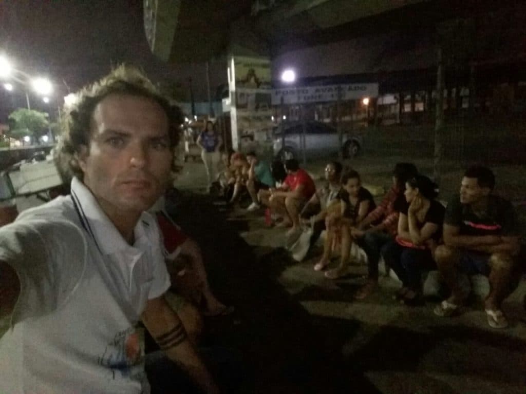 FOTOS: População continua reclamando das Centrais do Cidadão