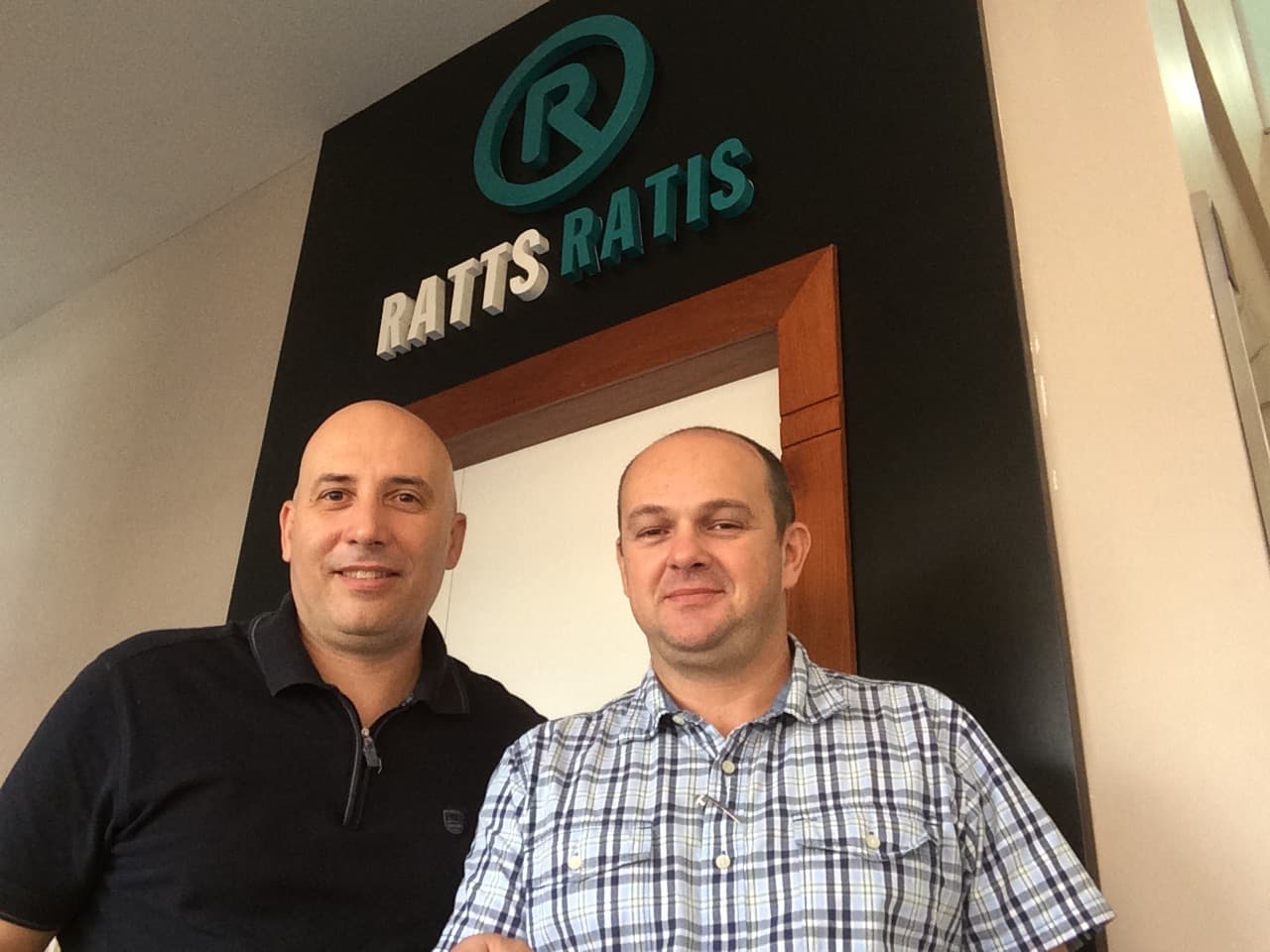 Blog do BG entrevistou os publicitários Pedro Ratts e Enrique Robledo, diretores da Ratts Ratis, agência de propaganda que completa 15 anos