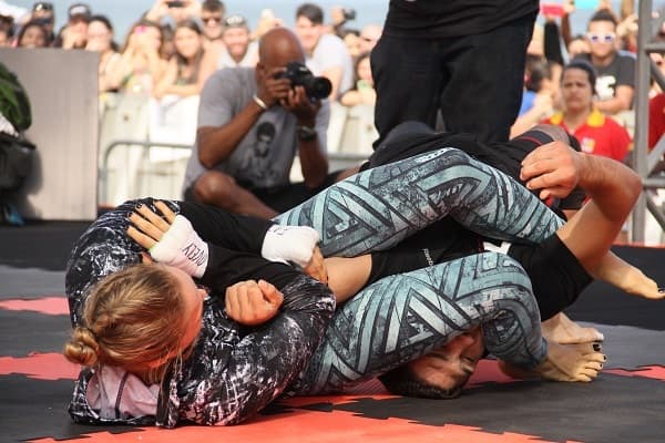 Filho de Helio Gracie aponta Ronda como invencível após aprender jiu-jitsu brasileiro
