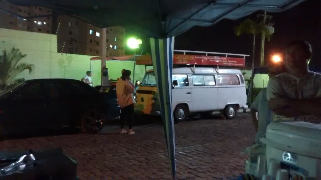 FOTOS: Moradores de complexo de condomínios em Nova Parnamirim reclamam de ponto de lanche em praça do anexo