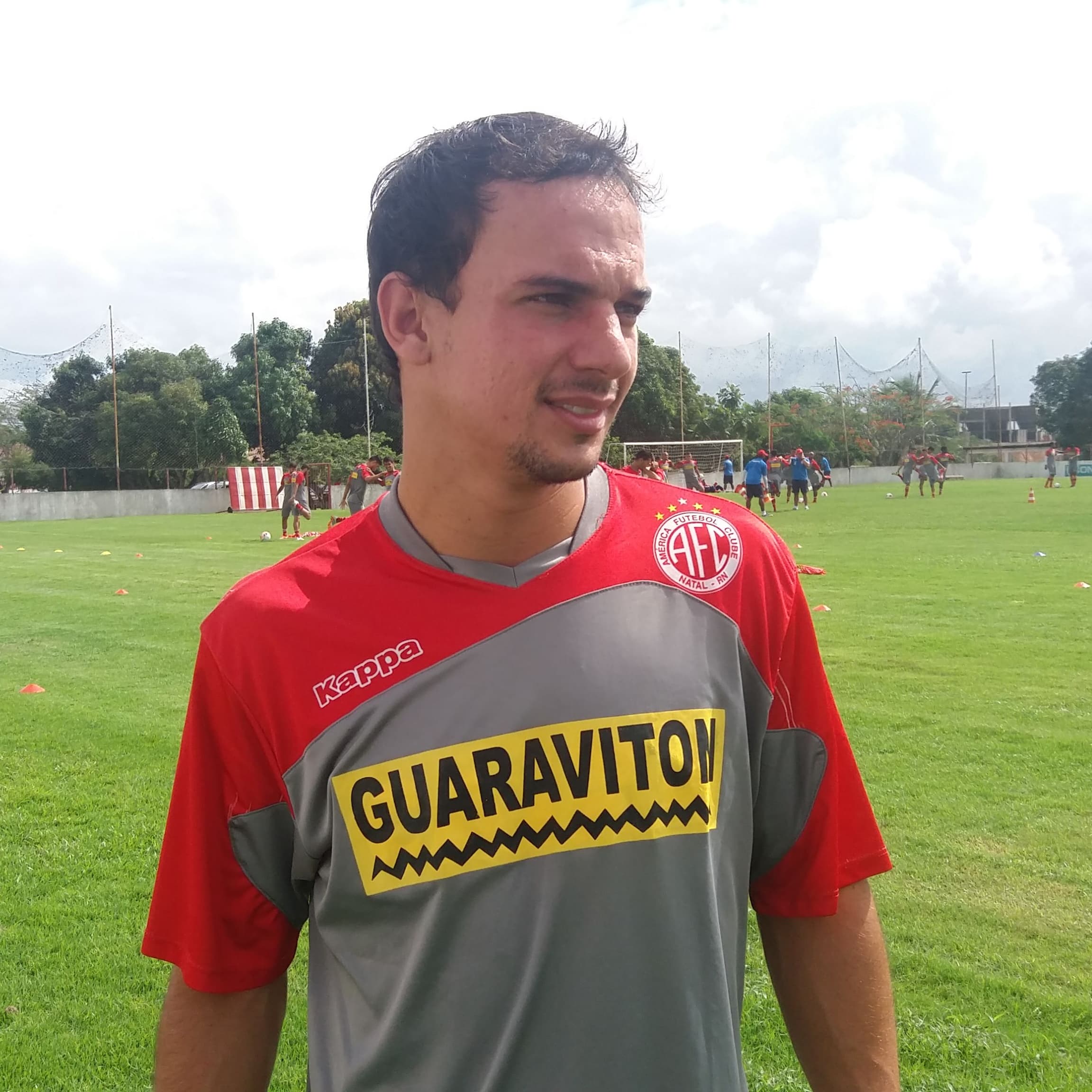 FOTO: América acerta a contratação do lateral direiro Alan Silva junto ao Ceará