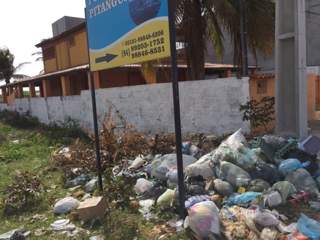 FOTOS: Veranistas reclamam de acúmulo de lixo em Graçandu