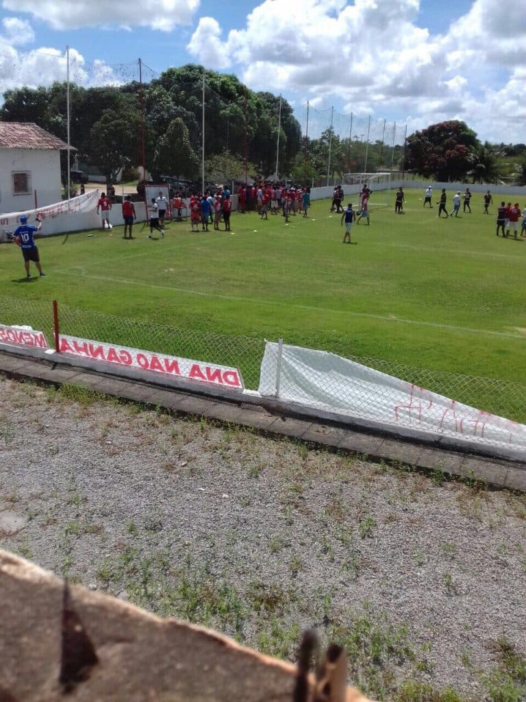 FOTOS: Torcida do América protesta no CT Dr. Abílio Medeiros neste sábado
