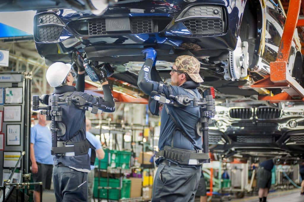 Bêbados, operários interrompem produção da BMW