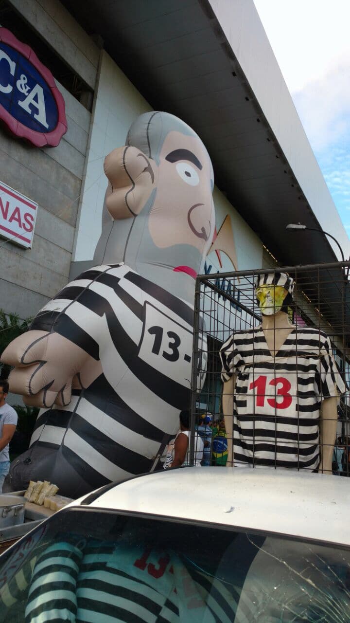 Veja FOTOS da manifestação contra a corrupção neste domingo em Natal