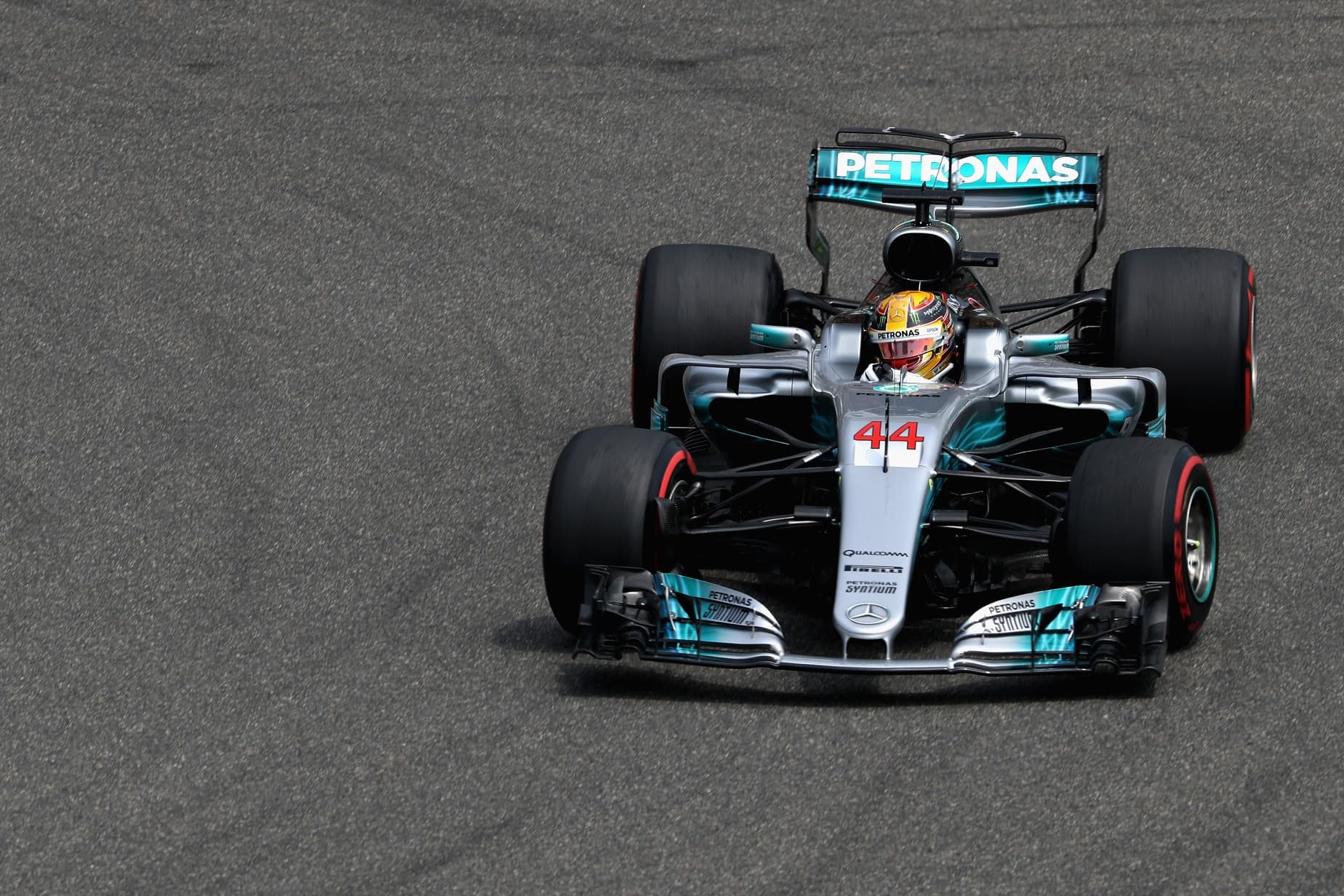 Na briga particular com Vettel, Hamilton leva a melhor e conquista pole na China; Massa larga em sexto