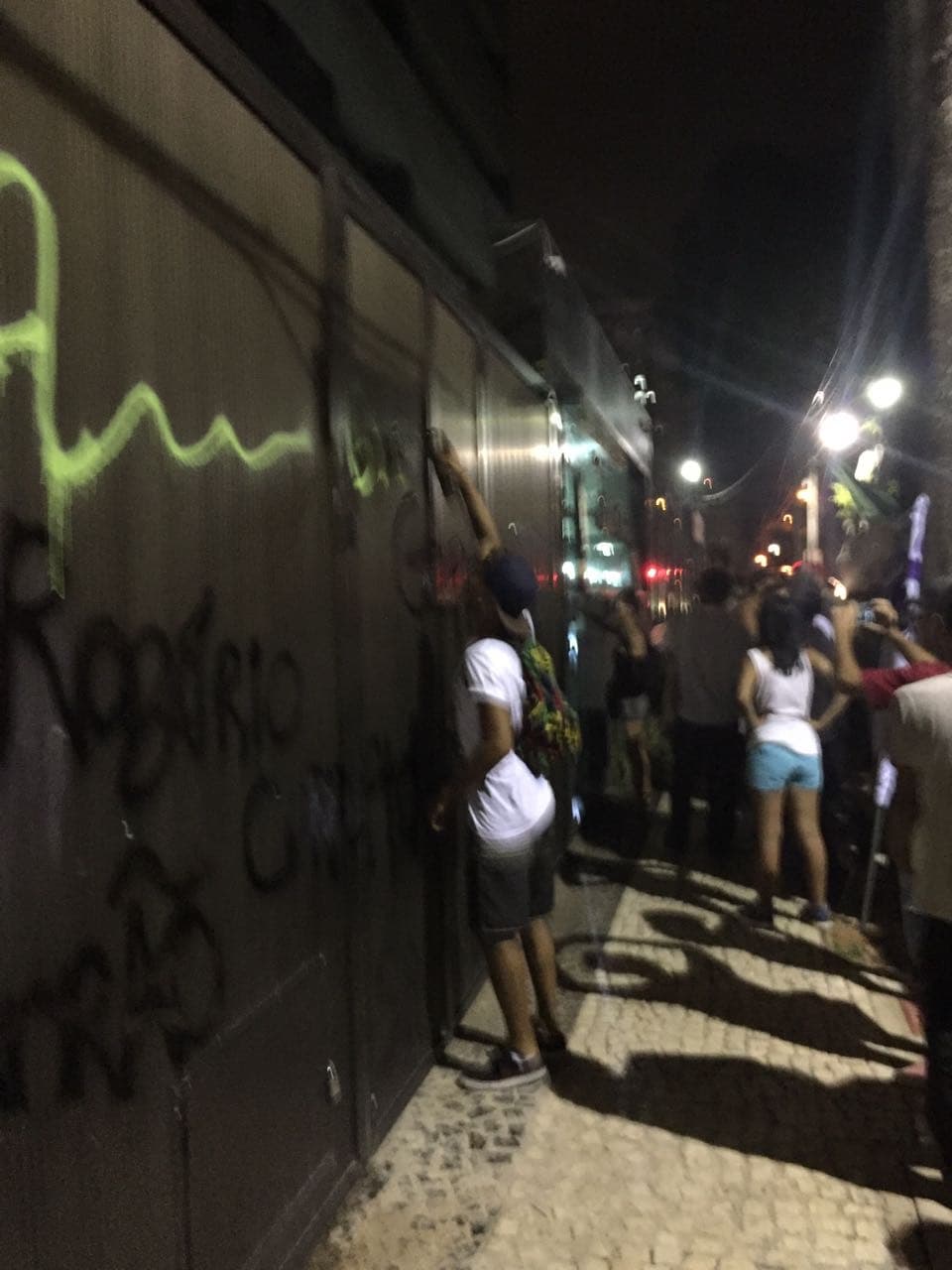 Veja FOTOS do protesto na noite desta sexta em Natal