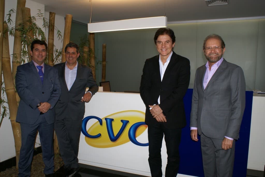 Robinson se reúne com presidente da CVC em São Paulo