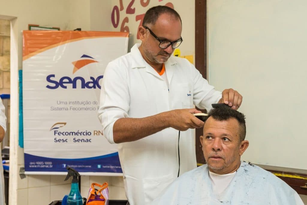 Sistema Fecomércio RN oferece serviços gratuitos aos moradores da Redinha